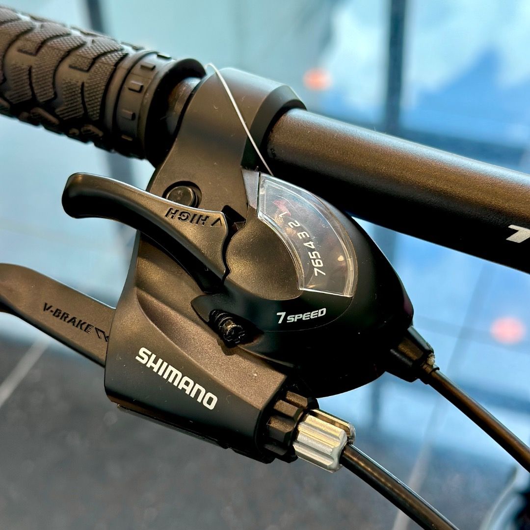 TOTEM Starlight 26" Mountain Bike | 21-speed Shimano Tourney (Category: Bicycles) located in Singapore. Submitted by bike_station (Listing ID 1360658634, Image 3). Description: TOTEM Starlight 26" Mountain Bike | 21-speed Shimano Tourney [ABOUT THE BIKE] Frame: Aluminium Alloy Fork: Suspension Fork Shifter: Shimano Tourney Front Derailleur: Shimano TZ500 Rear Derailleur: Shimano TY21 Brakes: Hydraulic Disc Brakes Chainwheel: Prowheel Wheelset: Al