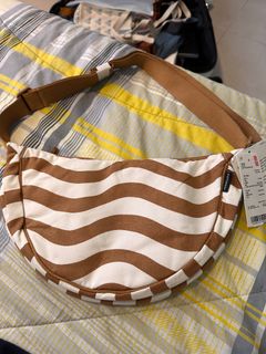 (Category: ) located in . Submitted by preloved_13 (Listing ID 1360632420, Image 1). Description: .