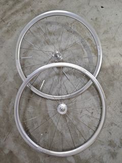 (Category: ) located in . Submitted by pro_bicycle_sg (Listing ID 1360684913, Image 1). Description: .