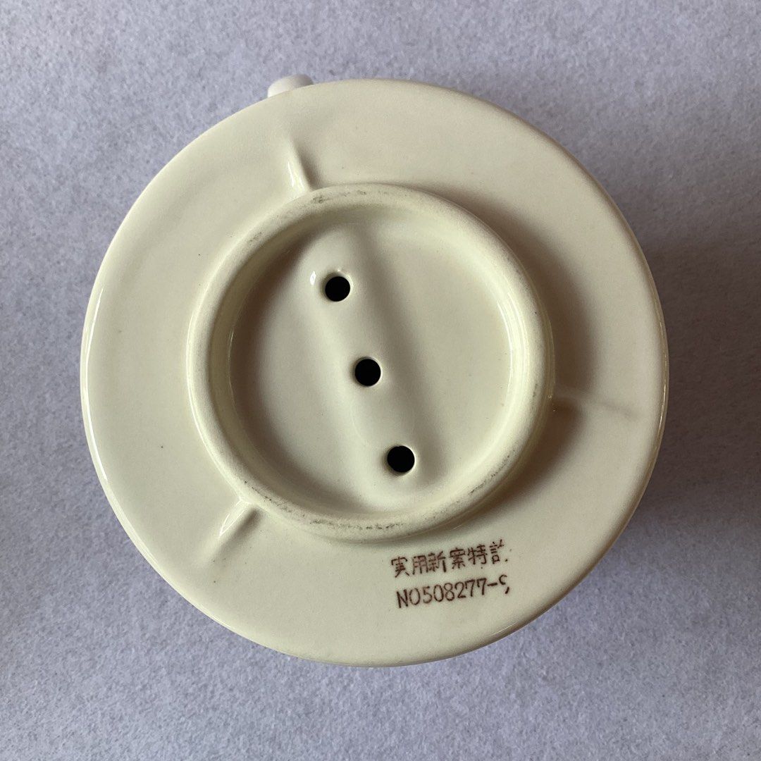 White Kalita 101 Ceramic Dripper (Category: Coffee & Tea Tableware) located in Davao. Submitted by atbpshop192593 (Listing ID 1360670390, Image 3). Description: Php250 White Kalita 101 Ceramic Dripper *please check last pic.