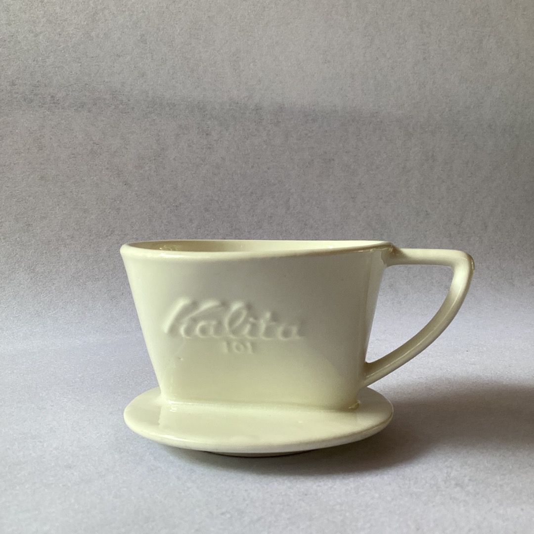 White Kalita 101 Ceramic Dripper (Category: Coffee & Tea Tableware) located in Davao. Submitted by eclectic1925 (Listing ID 1360670885, Image 1). Description: Php580 White Kalita 101 Ceramic Dripper *please check photos before purchase First to pay .