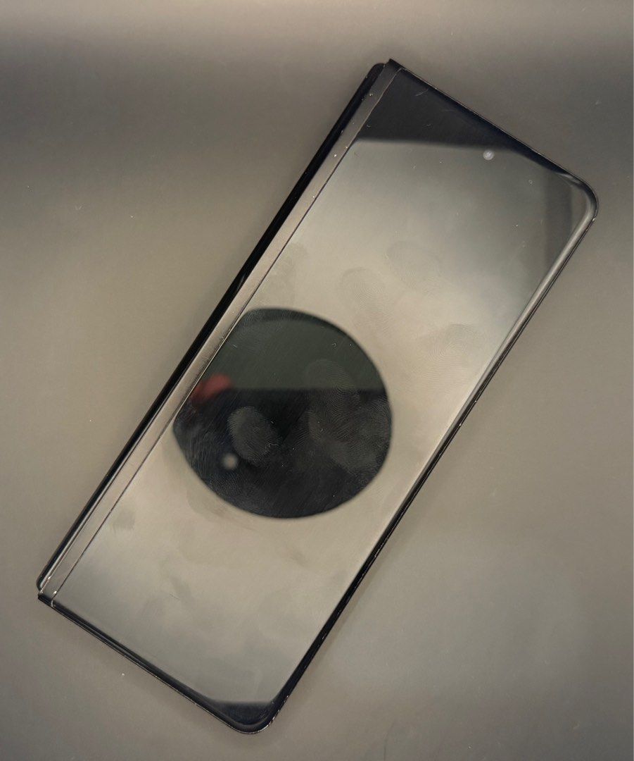 Z Fold 3 (Category: Samsung) located in Manila. Submitted by kaaathhp (Listing ID 1360582667, Image 3). Description: 12+8/256gb 5g data 7.6inch foldable amoled 2x (no amoled burn and deadpixel) 120hz No camera issue on both cameras Working side finger print Long battery life Signs of usage Comes with case and original charger RFS Spare phone Negotiable.