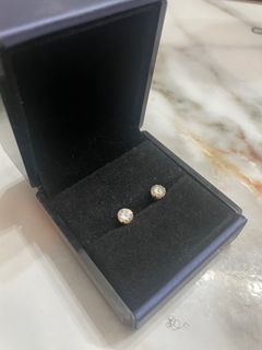 (Category: ) located in . Submitted by styledbyxinx (Listing ID 1360789739, Image 1). Description: .