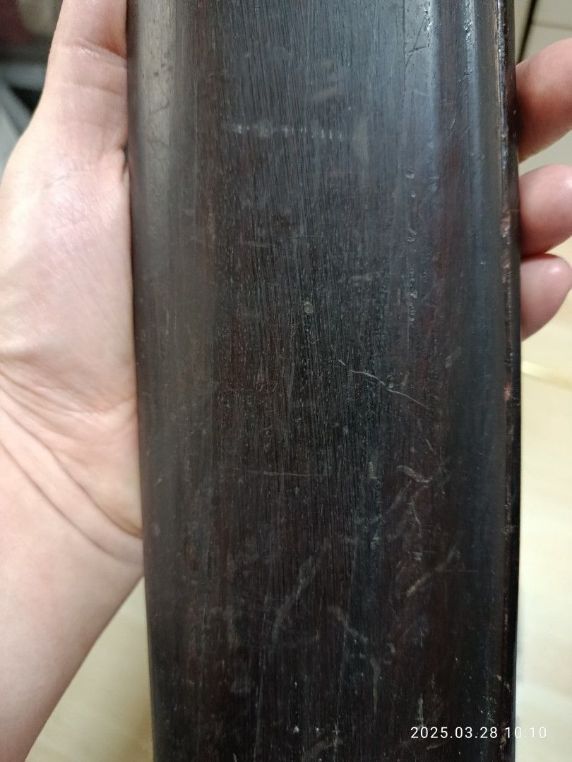 酸枝家具配件 （分類：復古收藏品）位於 Hong Kong。 由 alexcmma 提交（商品編號 1360807849，圖片 3）。簡介： 古董酸枝家具配件。顔色紫裏透紅，屬上等酸枝。原本買來製作小手工，但一直沒有將其切割，怕水準不夠浪費了上等木材。現在出售是沒有時間玩木頭了，以買入價出售。。