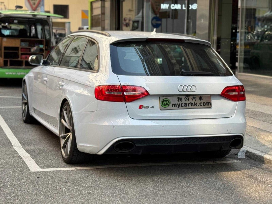 Audi RS4 AVANT QUATTRO Auto62863175059586113
