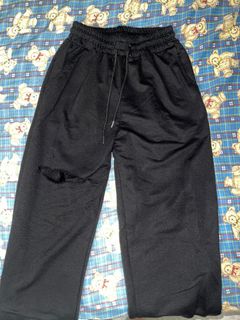 (Category: ) located in . Submitted by jsboutiquexx (Listing ID 1360827754, Image 1). Description: .