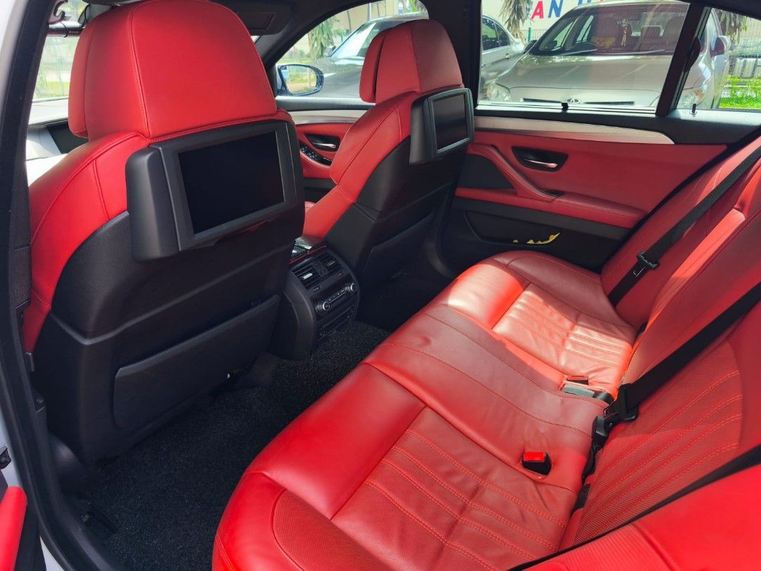 BMW M Series M5 Sedan 4.4 Individual (A)62872682604289114