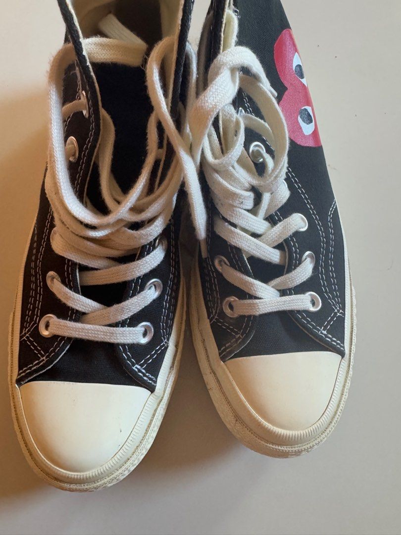 Converse CDG, 24.5cm (Category: Sneakers & Footwear) located in Cavite. Submitted by leylamm (Listing ID 1360727448, Image 2). Description: With signs of use but still in a good condition..