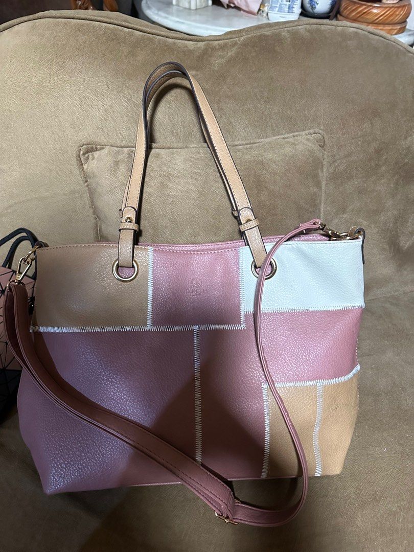 D Kelly Japan Bag (Category: Luxury Bags & Wallets) located in Naga. Submitted by bag.net (Listing ID 1360848873, Image 2). Description: Guranteed original D Kelly Bag 💯 Japan brand Almost new condition /slightly used 2 way bag- can be worn as shoulder bag or sling bag light weight bag.