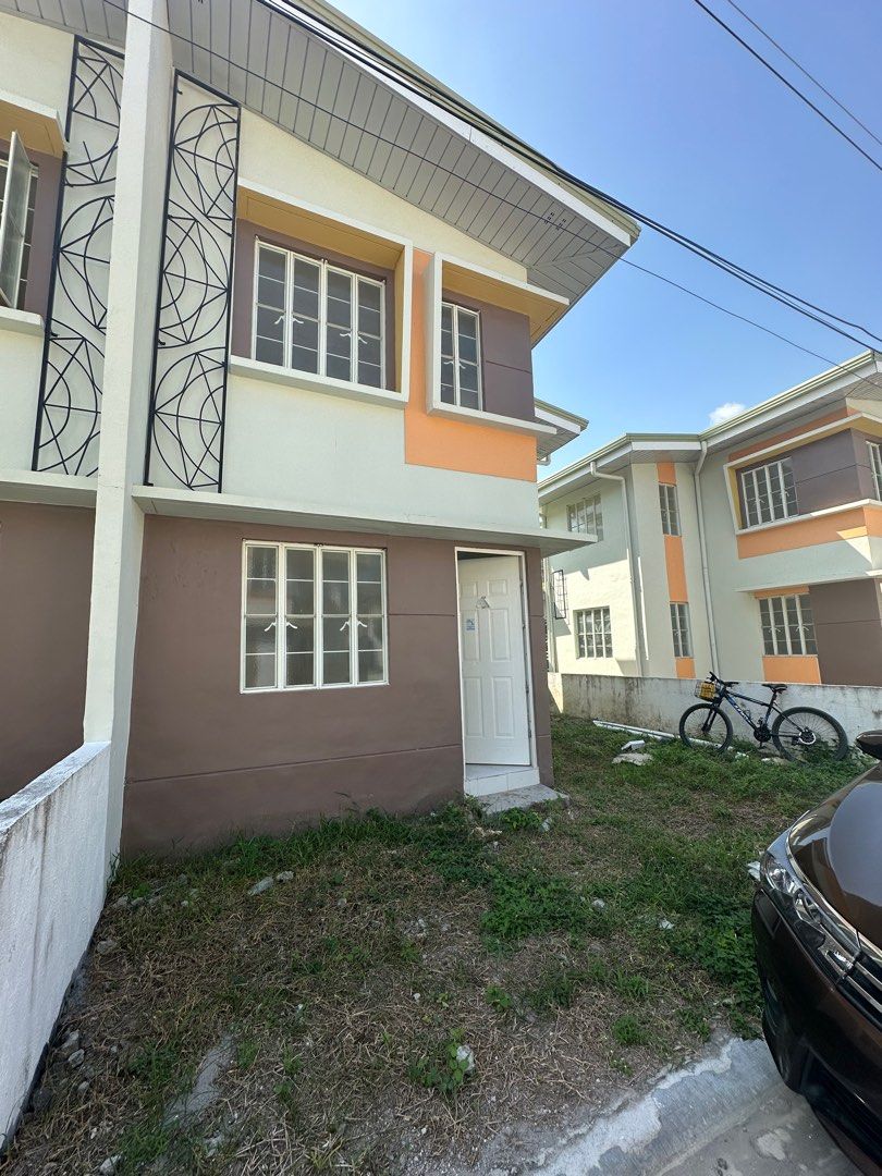house for rent (Category: House & Lot) located in San Mateo. Submitted by clanimocherry (Listing ID 1360810523, Image 3). Description: Brand New House for Rent ‼️ Available on January 2026‼️ 🏡 Fiesta Homes Phase 3 🏡 Duplex two-story house Brgy. San Miguel, Mexico, Pampanga 15k monthly 2 months advance deposit 1 month security deposit 1 year minimum contract Lot area: 95 square meter 3 bedroom 1 bathroom 1 car parking garage (Can fit SUV) Mornin