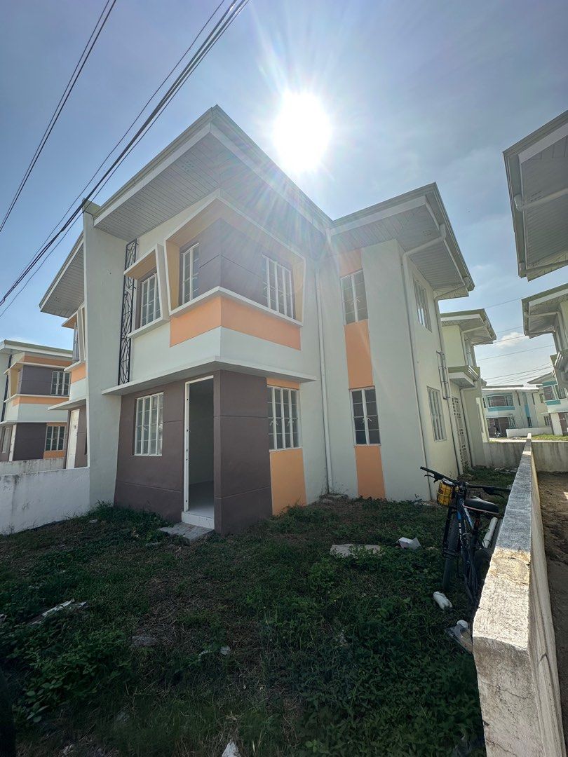 house for rent (Category: House & Lot) located in San Mateo. Submitted by clanimocherry (Listing ID 1360810523, Image 1). Description: Brand New House for Rent ‼️ Available on January 2026‼️ 🏡 Fiesta Homes Phase 3 🏡 Duplex two-story house Brgy. San Miguel, Mexico, Pampanga 15k monthly 2 months advance deposit 1 month security deposit 1 year minimum contract Lot area: 95 square meter 3 bedroom 1 bathroom 1 car parking garage (Can fit SUV) Mornin