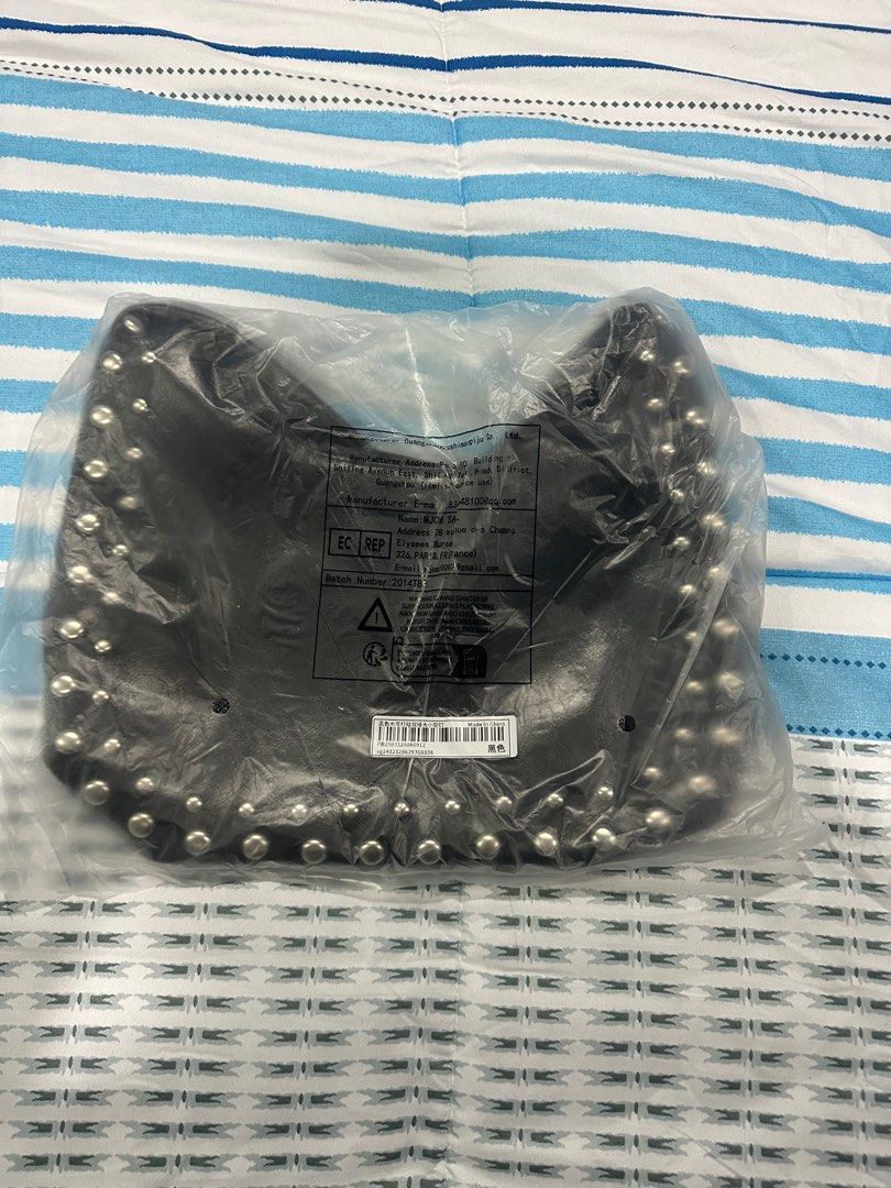Handbag BNIB (Category: Shoulder Bags) located in Singapore. Submitted by hypulse (Listing ID 1360841867, Image 2). Description: Bought from SHEIN Accidentally bought extra 1 Still in packaging .