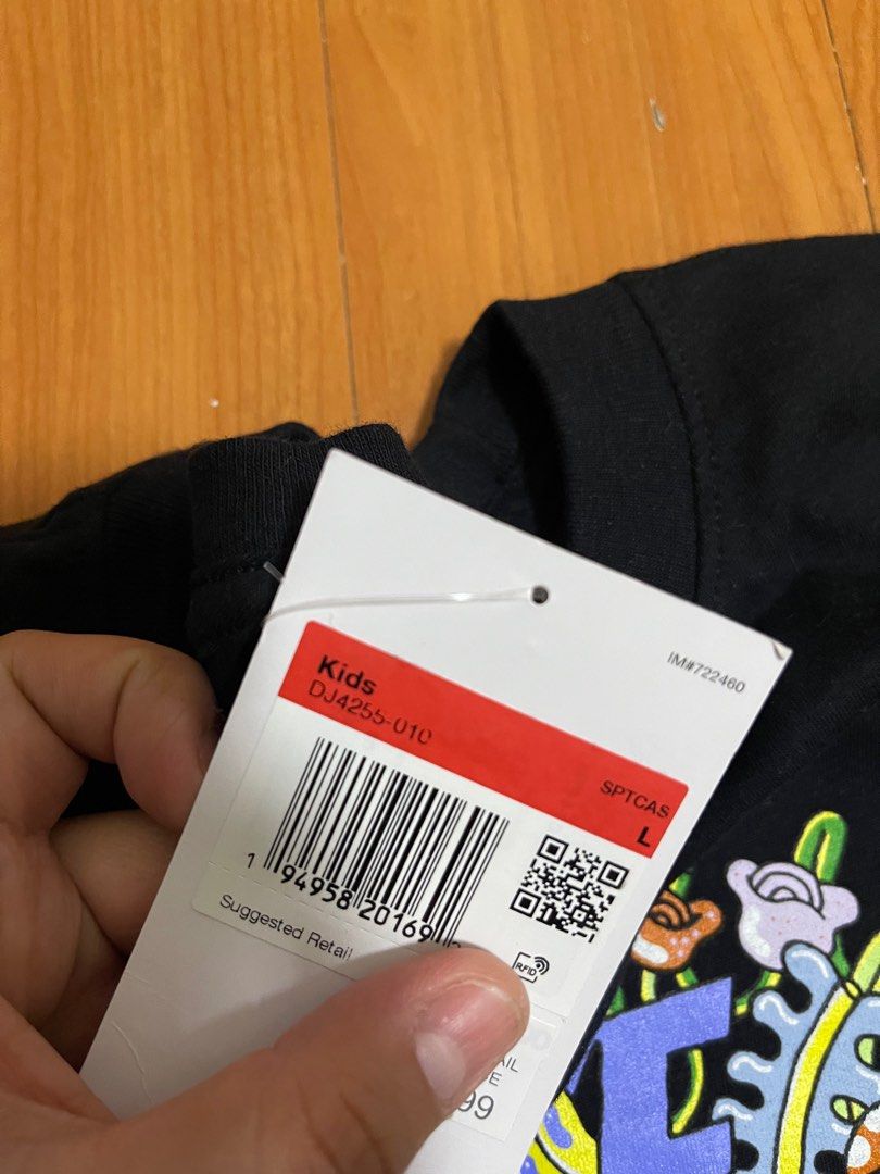 Kids Nike Black Floral Tee (Category: Babies & Kids Fashion) located in Bulacan. Submitted by zeddsimported (Listing ID 1360827083, Image 3). Description: From 🇺🇸 Size Large Kids. Brand New.