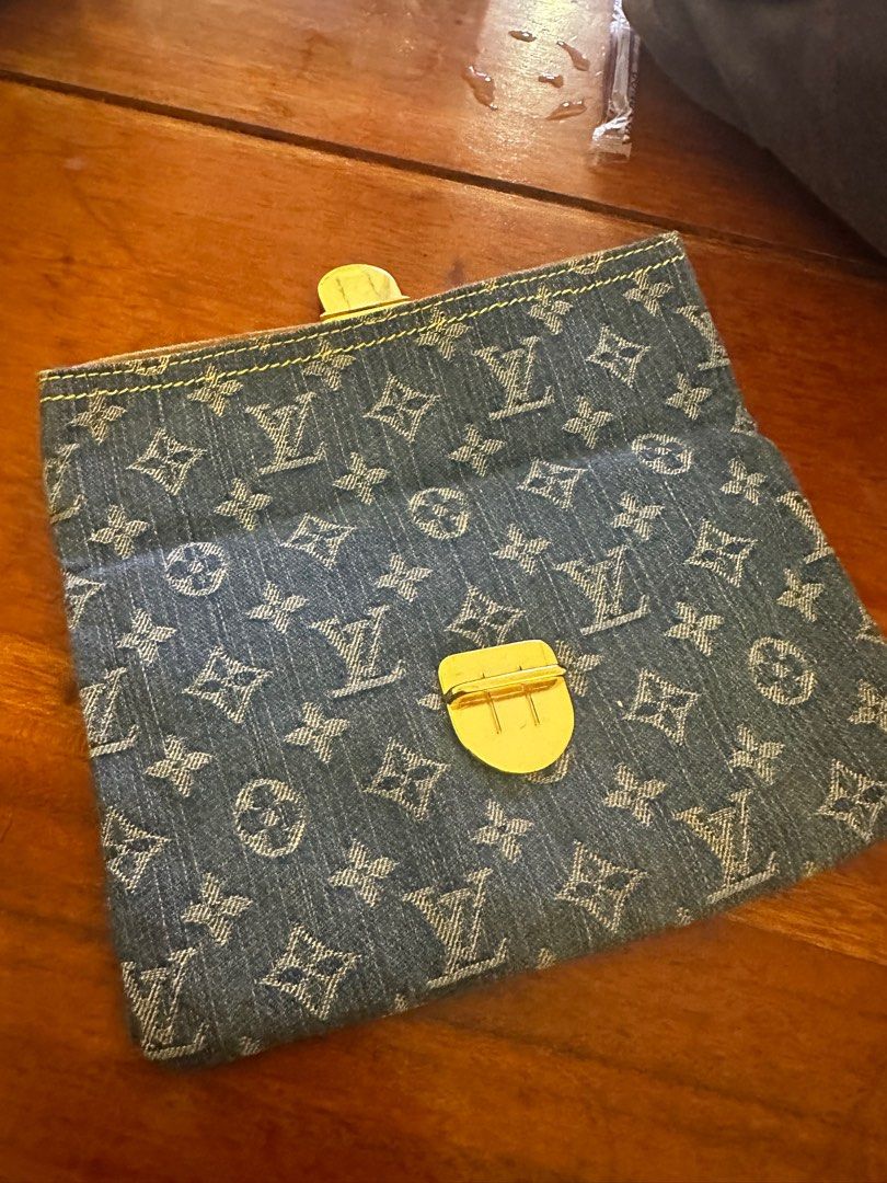 Louis Vuitton Denim Clutch - Authentic Leather (Category: Luxury Bags & Wallets) located in Quezon City. Submitted by baldyosa (Listing ID 1360743680, Image 2). Description: Louis Vuitton Authentic leather Denim clutch No damage No issues No box/dustbags.