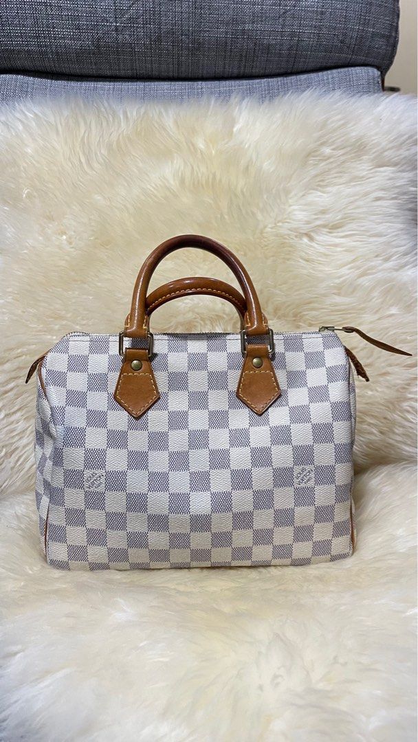 LV speedy 25 damier azur (Category: Luxury Bags & Wallets) located in San Juan City. Submitted by kriszy_coo (Listing ID 1360812778, Image 3). Description: Just ask more pictures. .