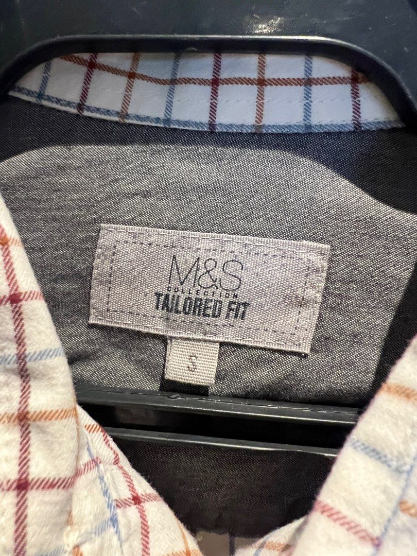 Marks and Spencer Long Sleeves Polo (Category: Tshirts & Polo Shirts ) located in Mandaluyong City. Submitted by ryansls (Listing ID 1360849576, Image 3). Description: Original 100%.