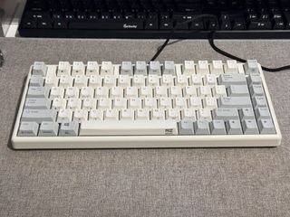 （分類：）位於 。 由 henrythelam 提交（商品編號 1360748620，圖片 1）。簡介： 。
