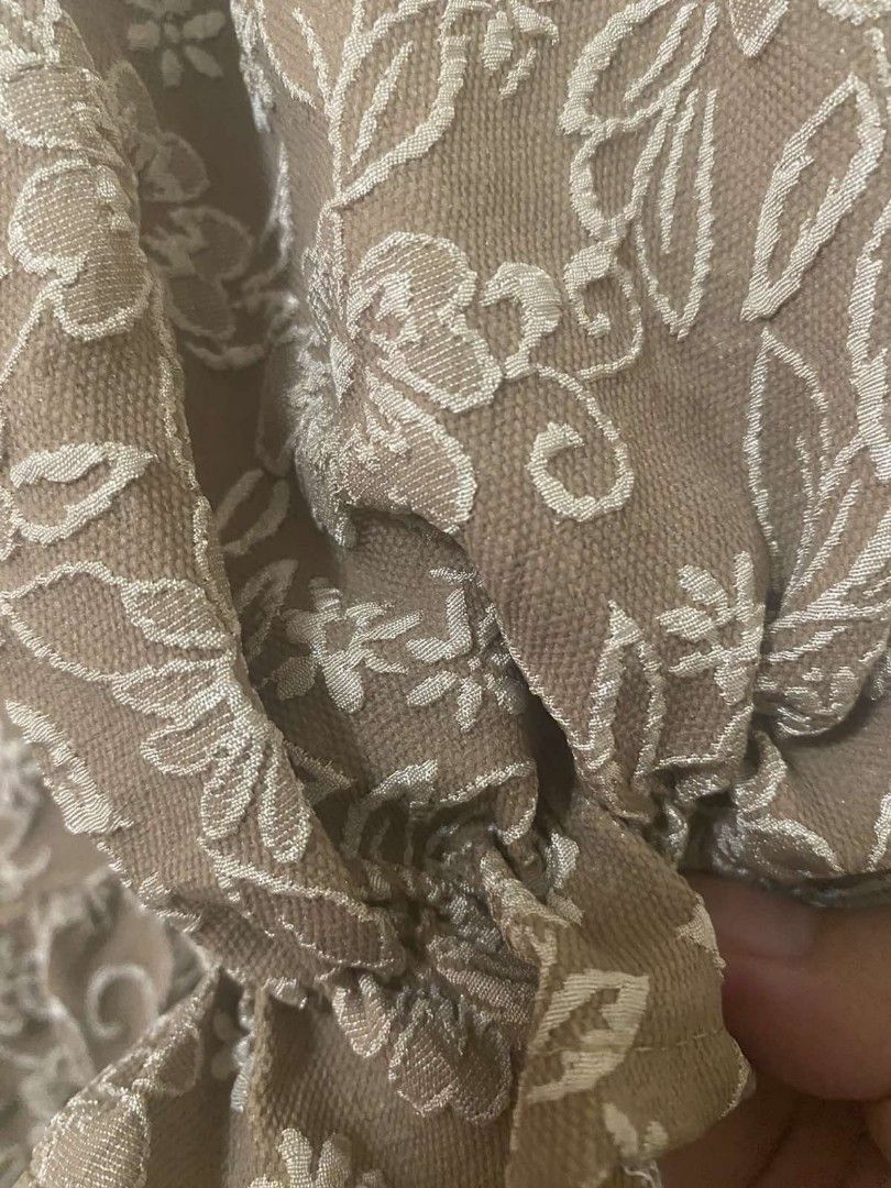 Off shoulder Puff sleeve blouse (Category: Blouses) located in Dolores. Submitted by solfinds (Listing ID 1360774804, Image 2). Description: Small to medium. Bangkok RFS: Di kasya.
