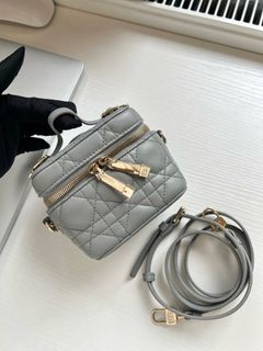 (Category: ) located in . Submitted by collynluxurybag (Listing ID 1360862026, Image 1). Description: .