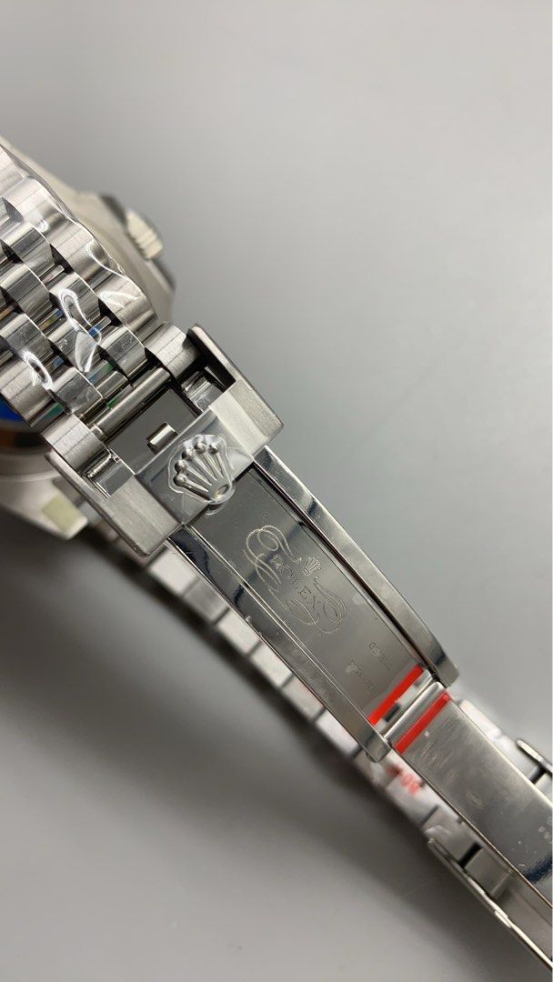 Rolex GMT MASTER 2 Bruce Wayne (Category: Luxury Watches) located in Manila. Submitted by watchmnlph (Listing ID 1360760883, Image 2). Description: 9.04L stainless steel V3 Ceramic Bezel Sapphire Crystal Jubilee Fb wtch.ph Ig wtch.ph_ — see reviews and proof of transactions here.