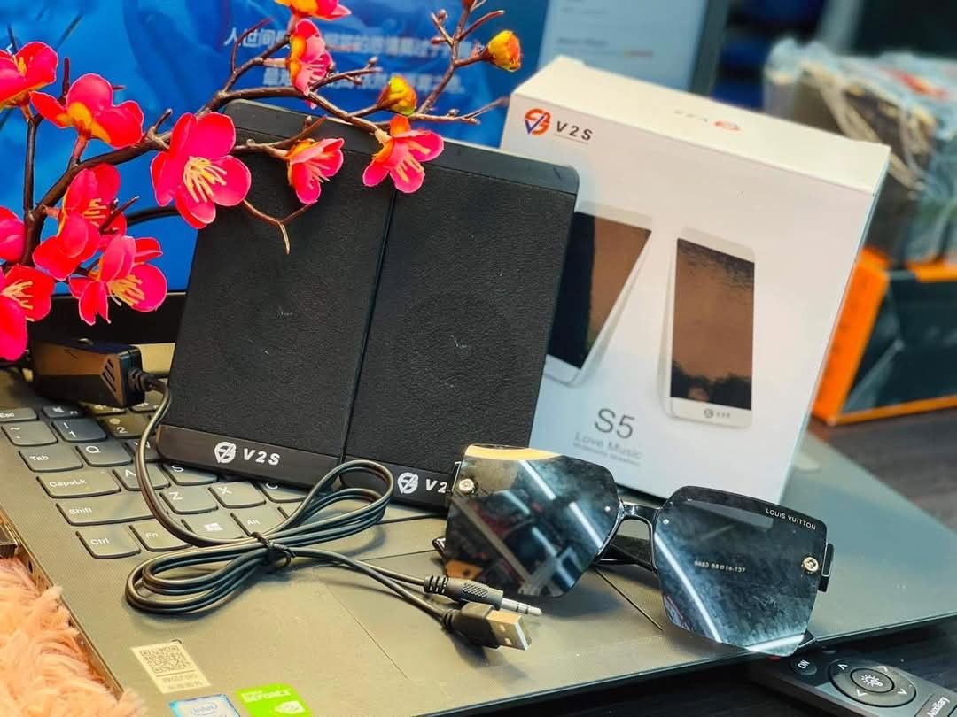 S5 laptop speaker (Category: Soundbars, Speakers & Amplifiers) located in Manila. Submitted by erick80762 (Listing ID 1360871360, Image 2). Description: .