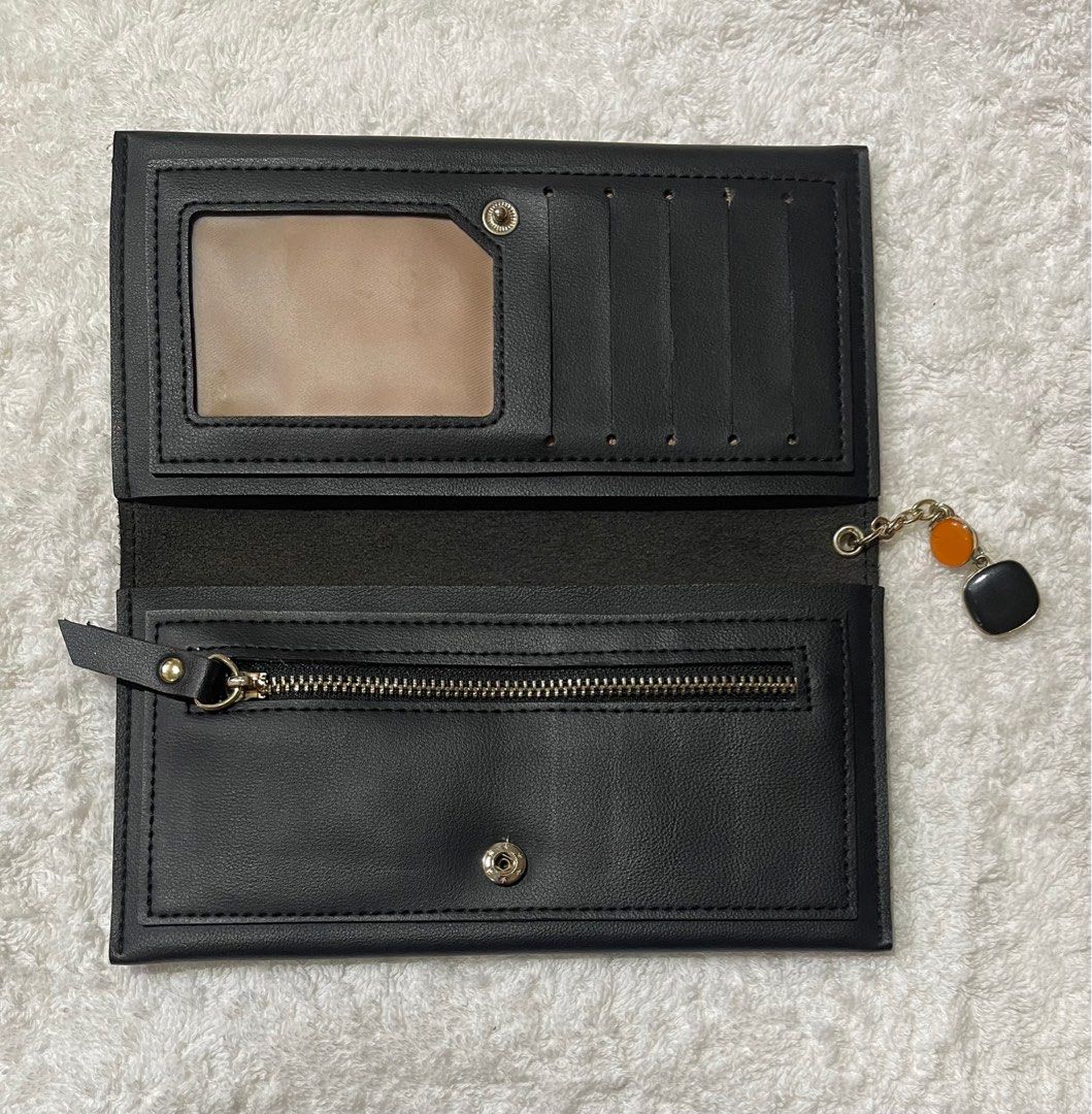 Santa Barbara long wallet (Category: Luxury Bags & Wallets) located in Rizal. Submitted by preloved_ave. (Listing ID 1360730392, Image 2). Description: .