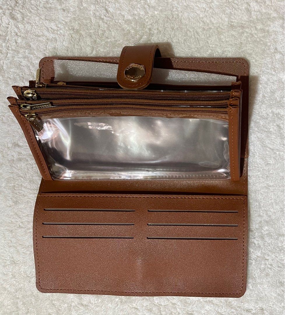 Secosana budget organizer wallet (Category: Wallets & Card holders) located in Rizal. Submitted by preloved_ave. (Listing ID 1360730279, Image 2). Description: .