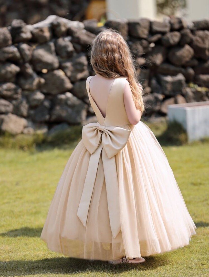 SHEIN SEMI GOWN DRESS (Category: Babies & Kids Fashion) located in Paniqui. Submitted by krestetaaa (Listing ID 1360862000, Image 1). Description: Fits 7-8Y.