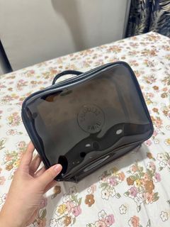 Sunnies face travel bag