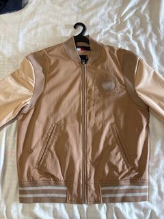 (Category: ) located in . Submitted by wardrobeonly (Listing ID 1360738928, Image 1). Description: .