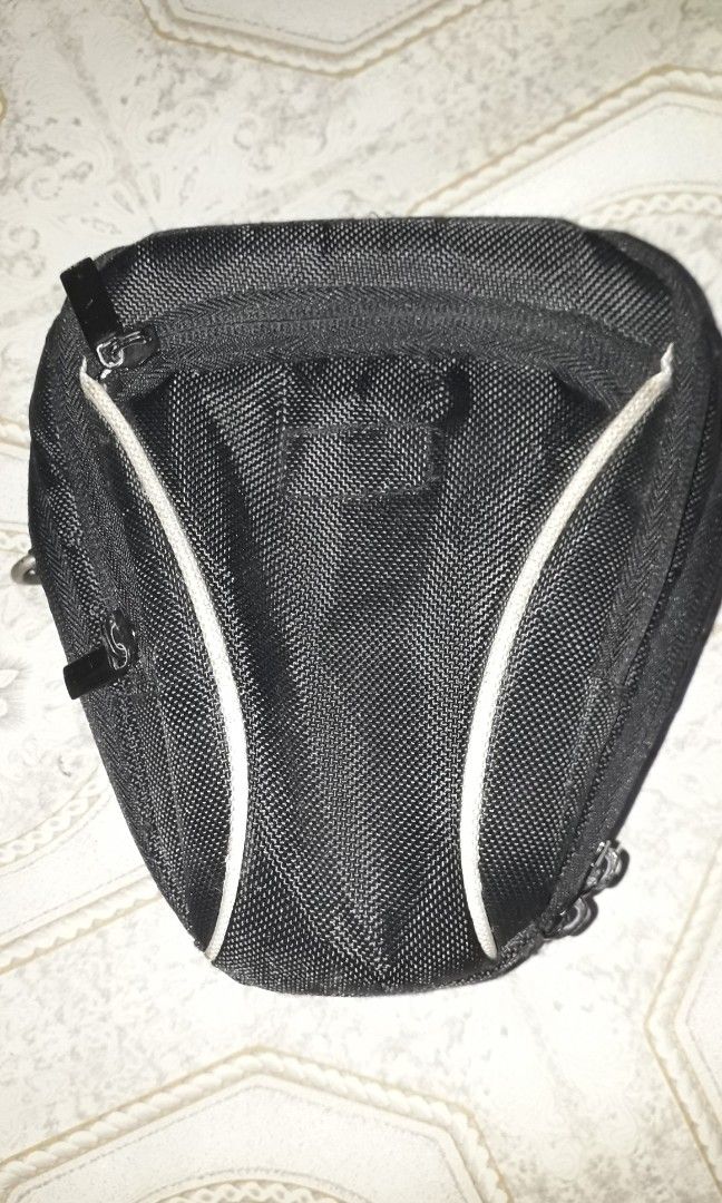 Toploader Camera Bag (Category: Camera Bags & Carriers) located in Quezon City. Submitted by Mr._Vintageous (Listing ID 1360743247, Image 1). Description: Up for Sale! Toploader camera bag. Has 2 outer zippered pockets. Can be used with DSLR , Mirrorless or Film SLR camera bodies. Comes with shoulder strap. Sample camera body is Nikon D60 D60 with 50mm prime lens. Actual pictures posted. Meet up along SM Fairview. Shipping available at buyer's ex