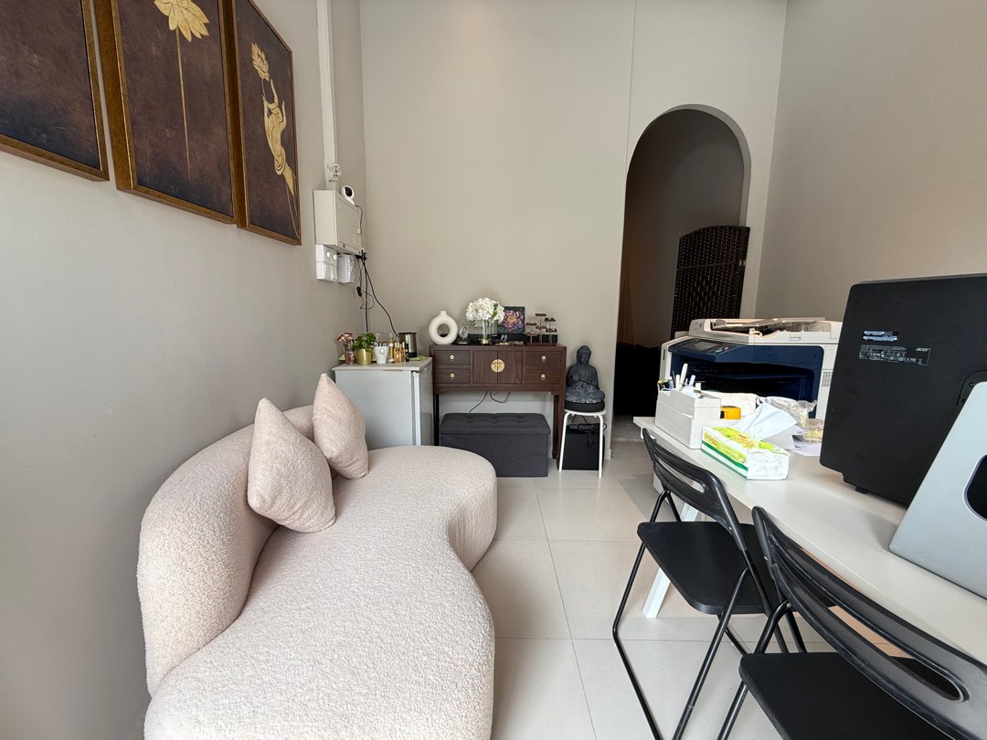 (Category: ) located in . Submitted by cathlei80 (Listing ID 1360732115, Image 1). Description: .