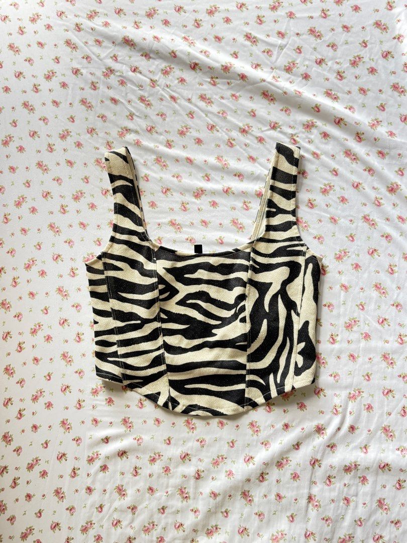 H&M zebra print corset top (Category: Sleeveless) located in Manila. Submitted by cassiescollections (Listing ID 1360741415, Image 1). Description: .