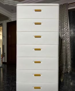 (Category: ) located in . Submitted by basket.of.clothes (Listing ID 1360910498, Image 1). Description: .