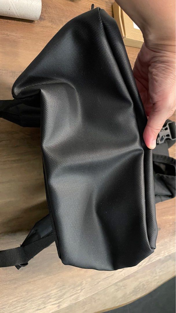 Backpack (Category: Backpacks) located in Singapore. Submitted by conniechong (Listing ID 1360988017, Image 3). Description: • Very very good condition, like brand new • Light weight haversack • Can be used for travel or school or work .