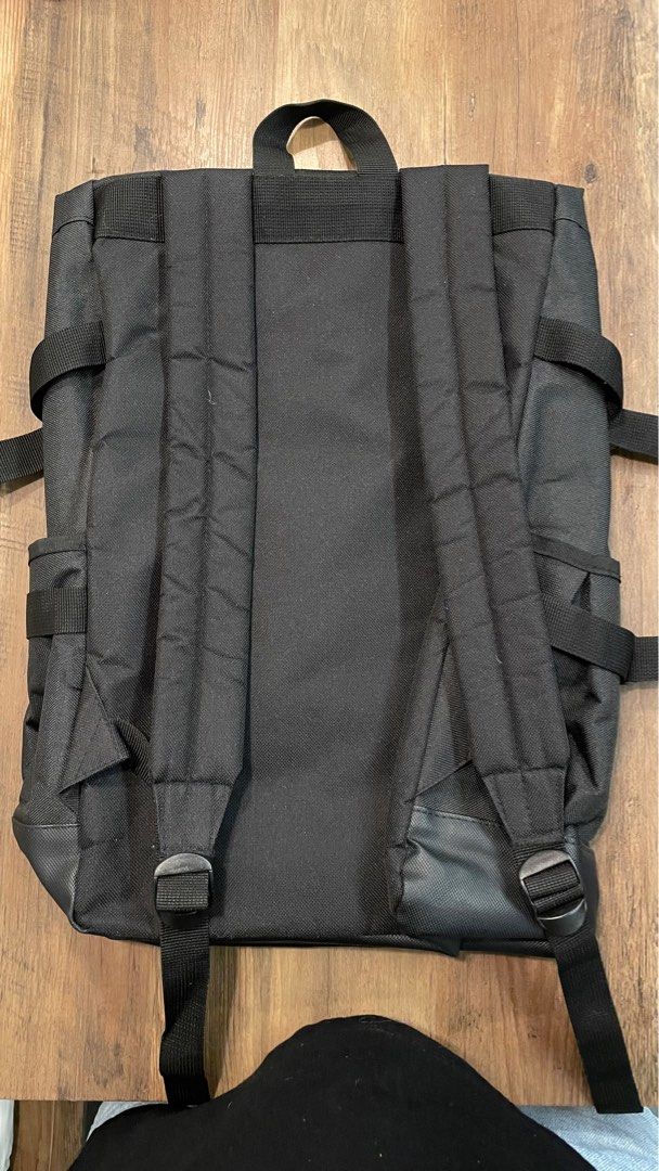 Backpack (Category: Backpacks) located in Singapore. Submitted by conniechong (Listing ID 1360988017, Image 4). Description: • Very very good condition, like brand new • Light weight haversack • Can be used for travel or school or work .