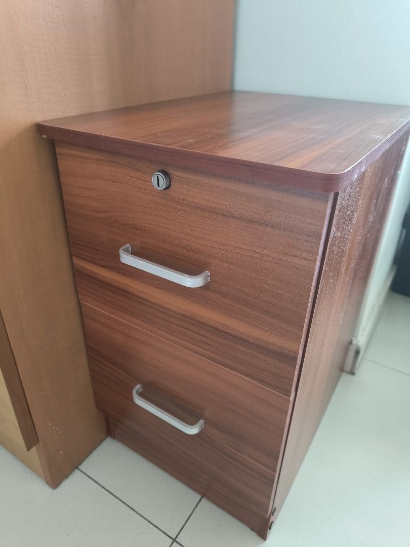 Bedside Table (Category: Shelves, Cabinets & Racks) located in Singapore. Submitted by jx_11_ (Listing ID 1360944918, Image 1). Description: wooden bedside table / drawer. NO KEYS. Self collect..