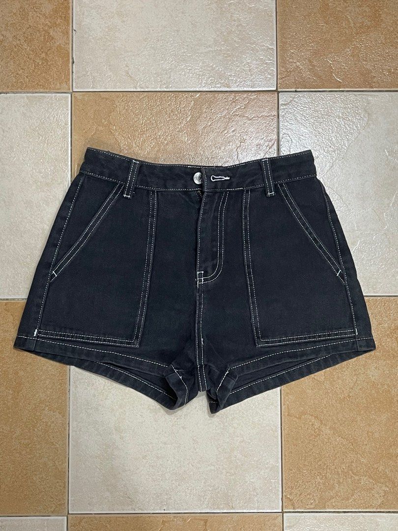 Black with white outline shorts (Category: Shorts) located in Manila. Submitted by k_decluttering (Listing ID 1360931401, Image 2). Description: Size: 25.
