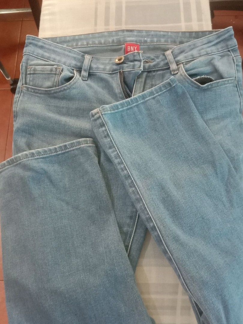 BNY mid-rise denim jeans (Category: Jeans) located in Muntinlupa City. Submitted by starcrossed (Listing ID 1360966180, Image 3). Description: fits small, size 26.