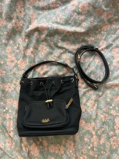 (Category: ) located in . Submitted by cass.sells (Listing ID 1360892705, Image 1). Description: .