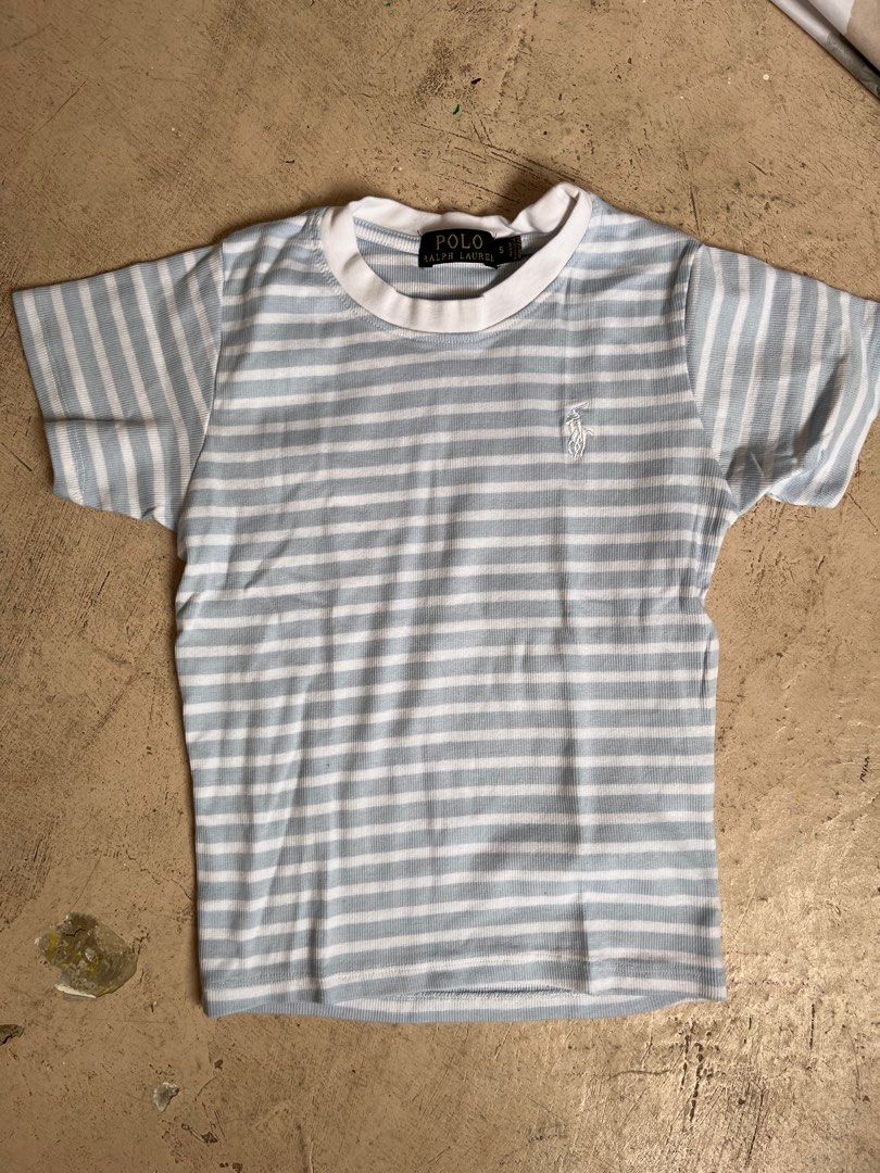 Bundle T Shirt Blouse (Category: Blouses) located in Bulacan. Submitted by handlewithcaution (Listing ID 1360921566, Image 3). Description: Dalawa na 350, isang beses lang nagamit. May kupas ng red na hindi mayado halata. Small size RFS: decluterring.