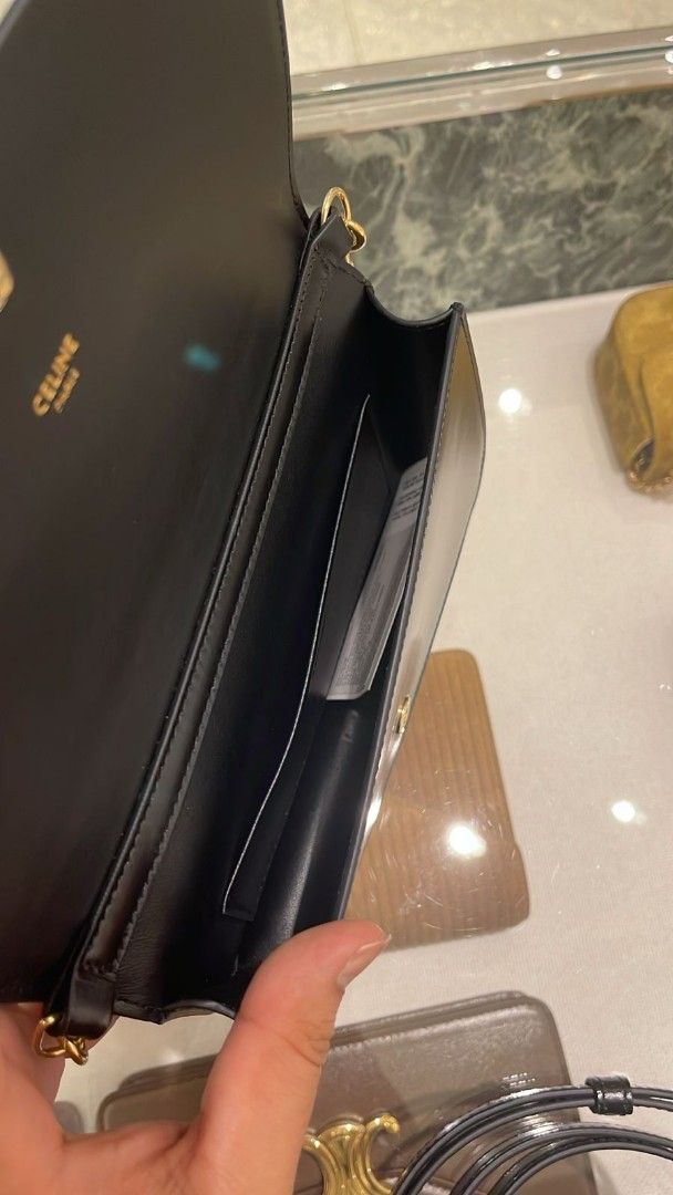 Celine multipochette (pre order) (Category: Luxury Bags & Wallets) located in Las Pinas. Submitted by glamdustph (Listing ID 1360956936, Image 3). Description: 💯 authentic STAFF SALE (1PC ONLY) 3-4 weeks eda at least 40k dp plus loc sf Thank you.