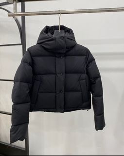 (Category: ) located in . Submitted by fashion.shoppp (Listing ID 1361020390, Image 1). Description: .