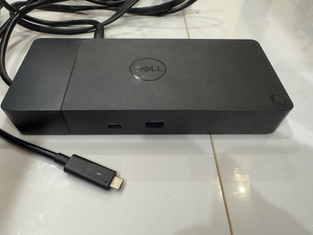 Dell docking station [original] (Category: Chargers) located in Bacoor. Submitted by bryan.loki (Listing ID 1360976865, Image 1). Description: 90w super fast charger, type C, supports 4k display, Usb 3.0. This is original dell product. This is my extra docking station. Hindi nagagamit..