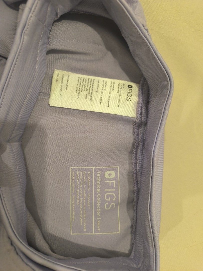 FIGS Lavender Dew Zamora - XXS (Category: Activewear) located in Las Pinas. Submitted by ej.estrella (Listing ID 1361006210, Image 2). Description: with minimal flaws, see picture 3 & 4 RFS - not my size, almost brand new.