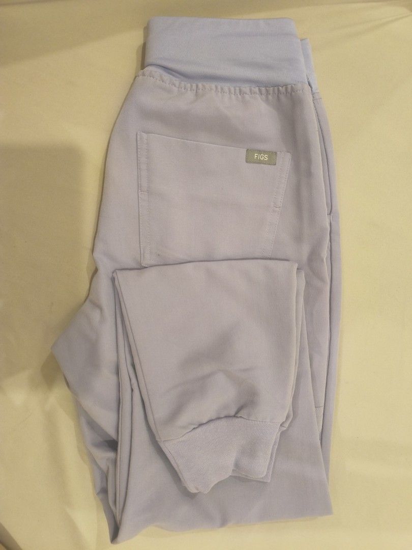 FIGS Lavender Dew Zamora - XXS (Category: Activewear) located in Las Pinas. Submitted by ej.estrella (Listing ID 1361006210, Image 1). Description: with minimal flaws, see picture 3 & 4 RFS - not my size, almost brand new.
