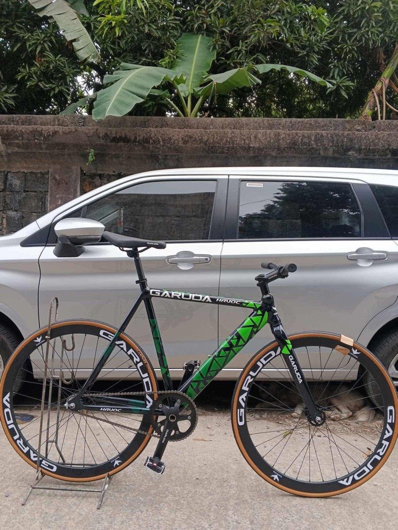 GARUDA HAVOC ALLOY FIXIE 700c (Category: Bicycles) located in Marikina City. Submitted by keionlines85428 (Listing ID 1360928261, Image 3). Description: New Arrival🥰 NAPAKA ANGAS 🔥 ⭐️ GARUDA HAVOC ALLOY FIXIE 700c ‼️₱ 9,800 FREE ASSEMBLE Specs: Alloy frame smooth weld garuda steel fork Alloy stem 90mm Seattube 54 cm Top tube 48 cm Alloy 40mm rims w/ Garuda decals Single speed Hallowtech crankset alloy Tire compass gum wall 700x25c Dual sprocket