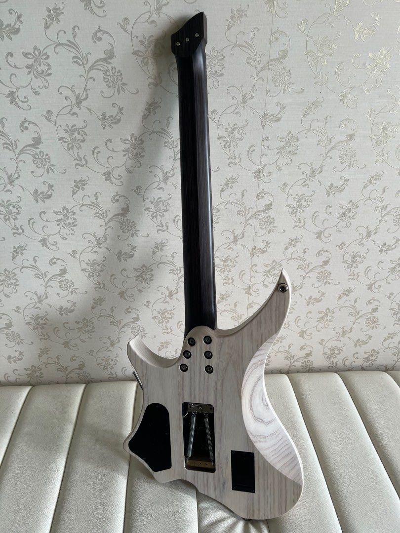 Goc Instrument GOC Illumina Tremolo 6 string Headless Electric Guitar, Hobbies & Toys ...