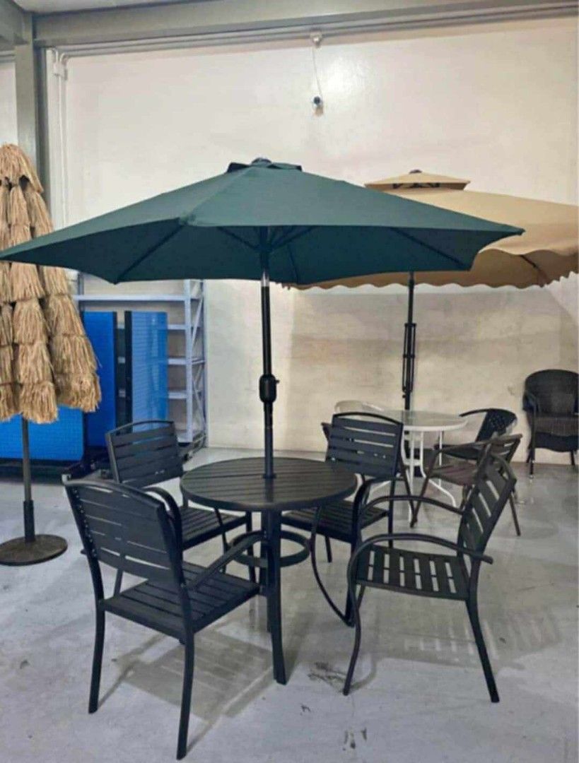 Green Garden/ Patio umbrella (Category: Umbrellas) located in Manila. Submitted by dolorchris69891 (Listing ID 1360971336, Image 3). Description: Green garden 3x3 meters round umbrella po and 9ft height with 30kls steel round base Beige Blue Green Off white Maroon Red 4500 sir pag walang stand 4900 pag may stand.