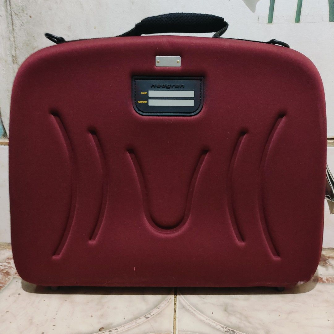 Hedgren travel/laptop bag (Category: Laptop Bags & Sleeves) located in Manila. Submitted by imperialfeline (Listing ID 1360931020, Image 2). Description: gray- red color h15.7" x w19.6 complete inclusion from hk box....